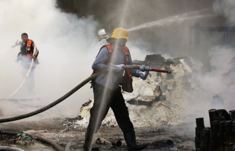 un-workers-and-firefighters-jan-15-ap-hatam-moussa