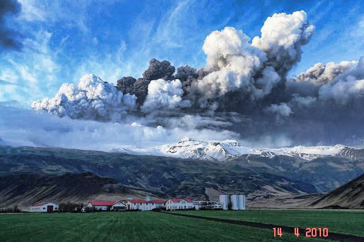 iceland volcano eruption 2010 eyjafjallajokull. Volcano Eruption in